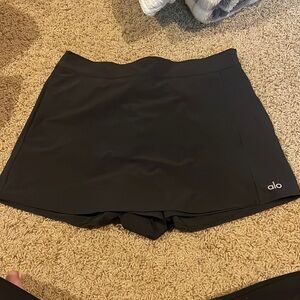 LIKE NEW. Size small. Alo Skort